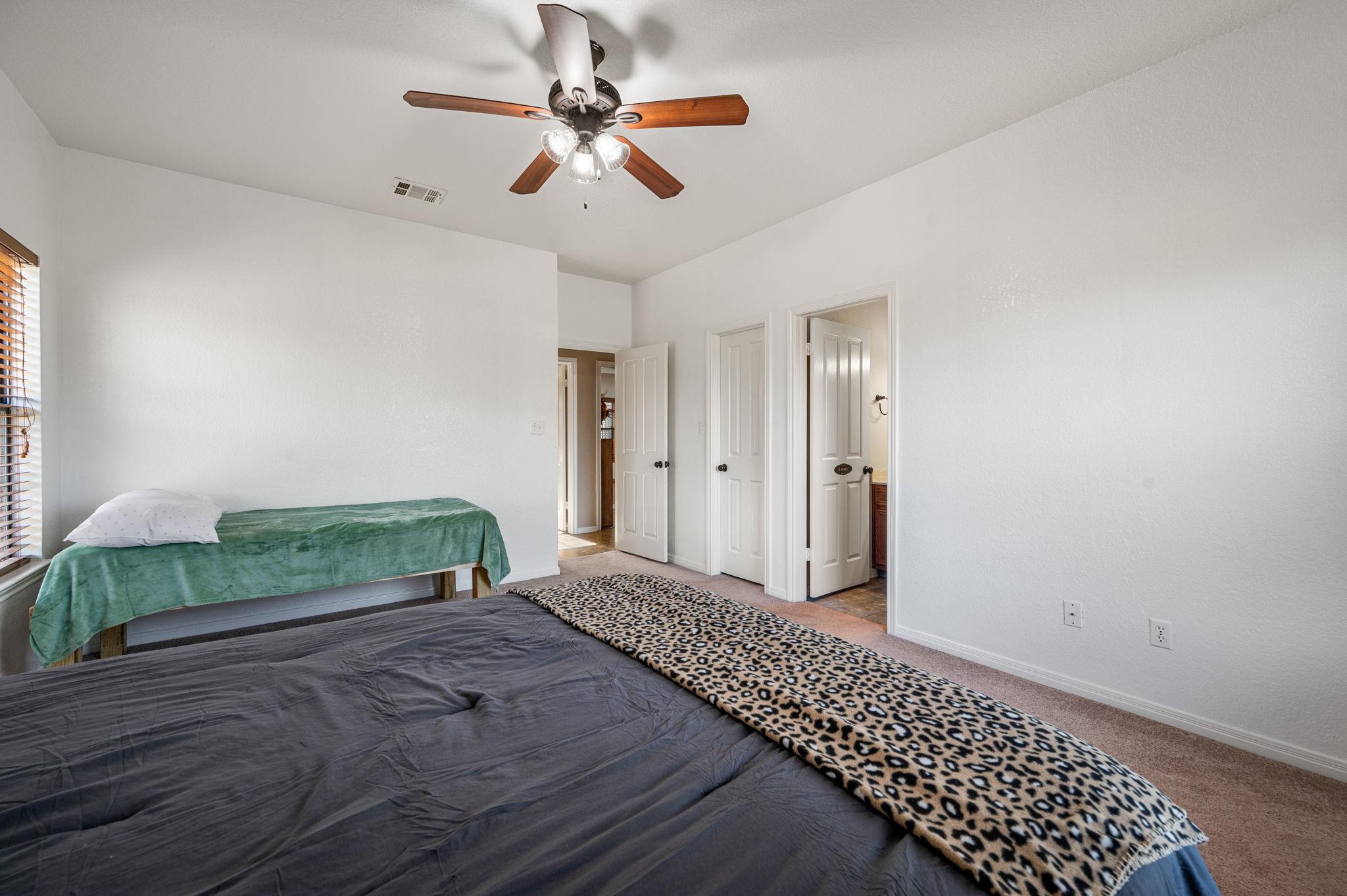 225 Foust Dr, Liberty Hill, TX 78642