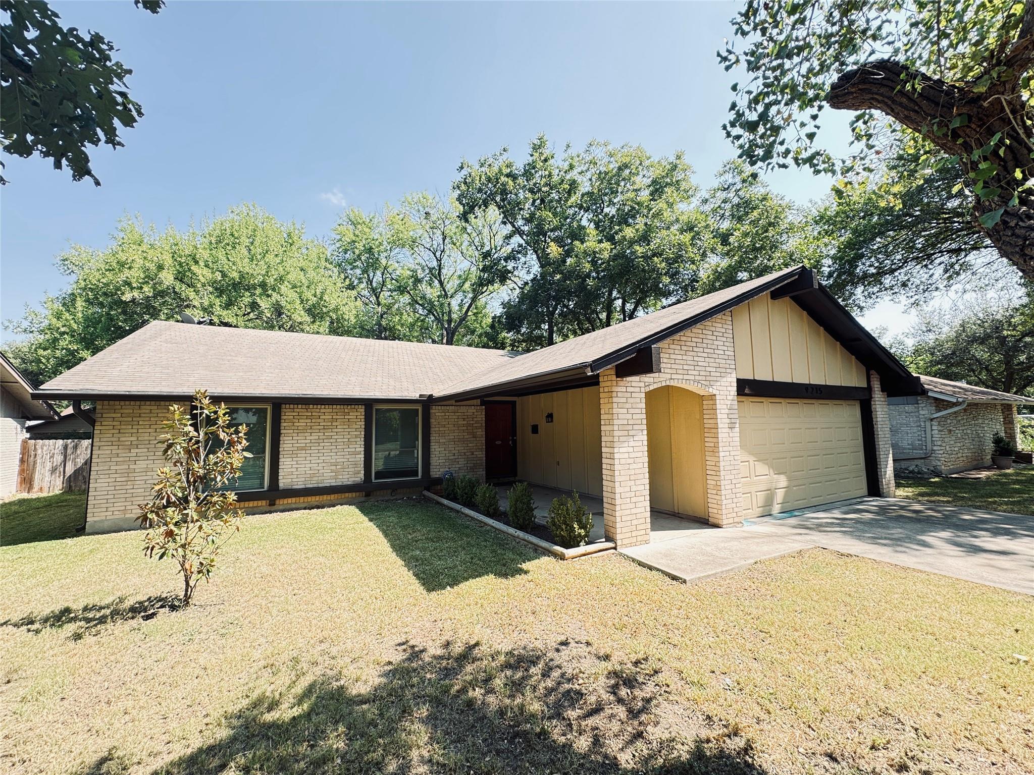 9215 Hunters Trce E, Austin, TX 78758