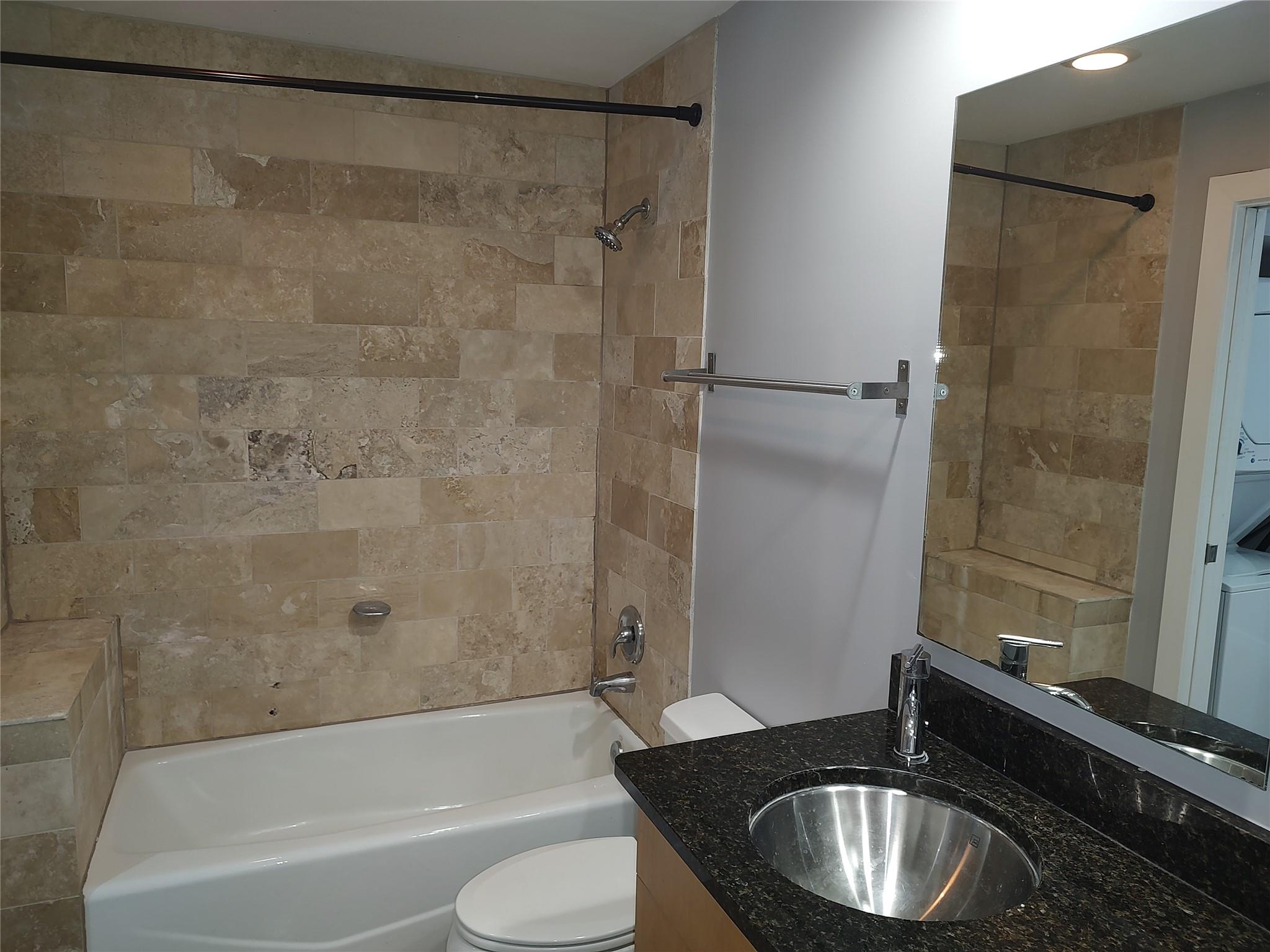 2124 E 6th St # 203, Austin, TX 78702