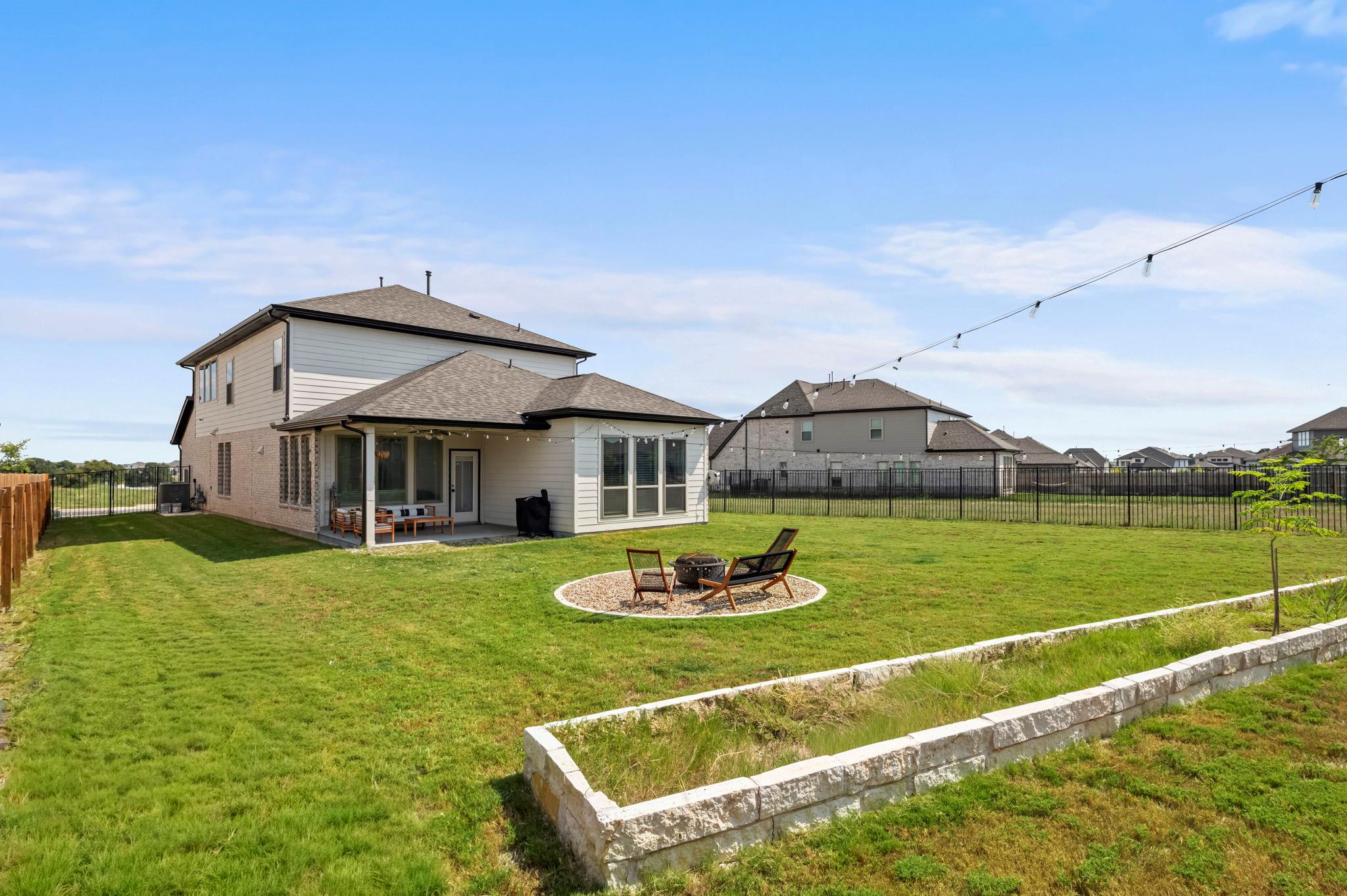 208 Dycus Bnd, Liberty Hill, TX 78642