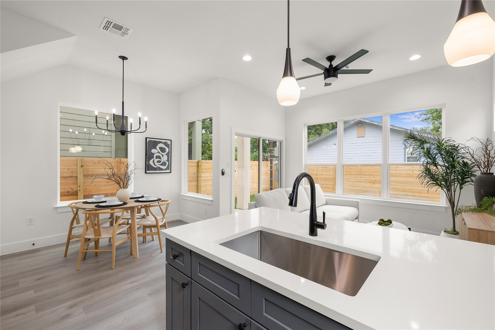 1700 Pennsylvania Ave, Austin, TX 78702