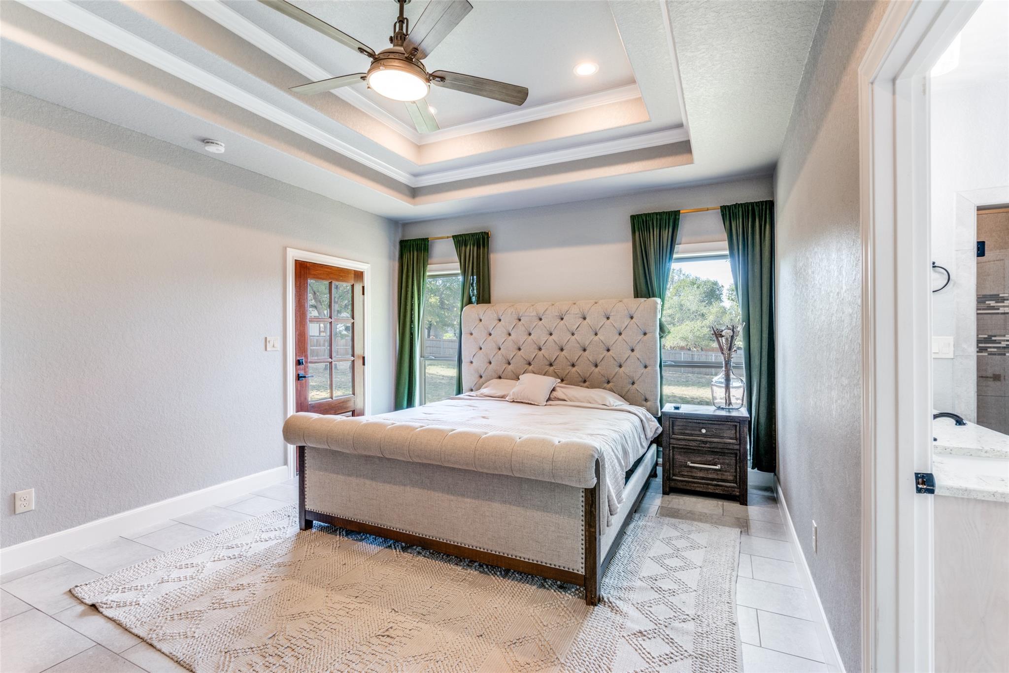 105 Calvary Dr, Adkins, TX 78101