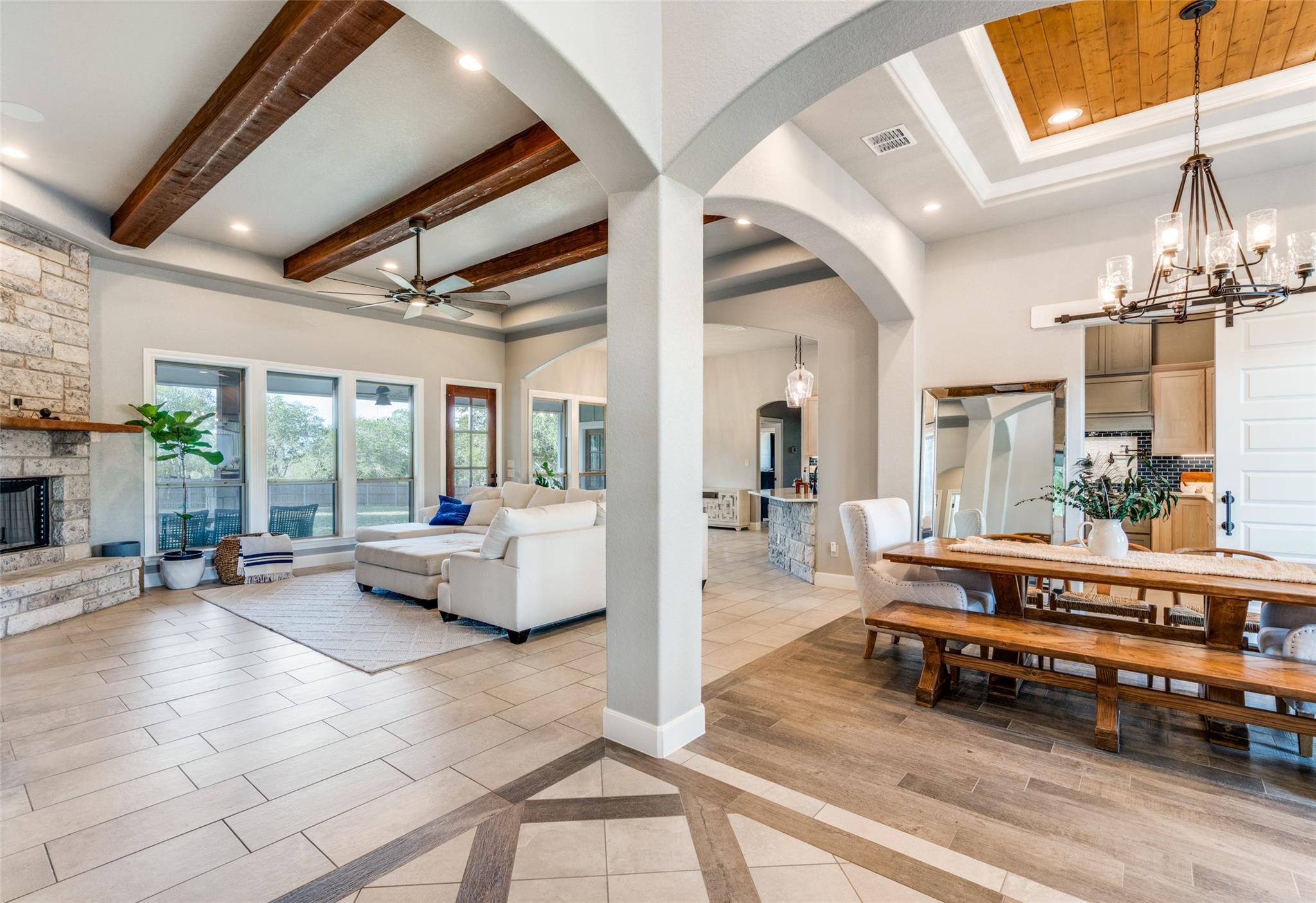 105 Calvary Dr, Adkins, TX 78101