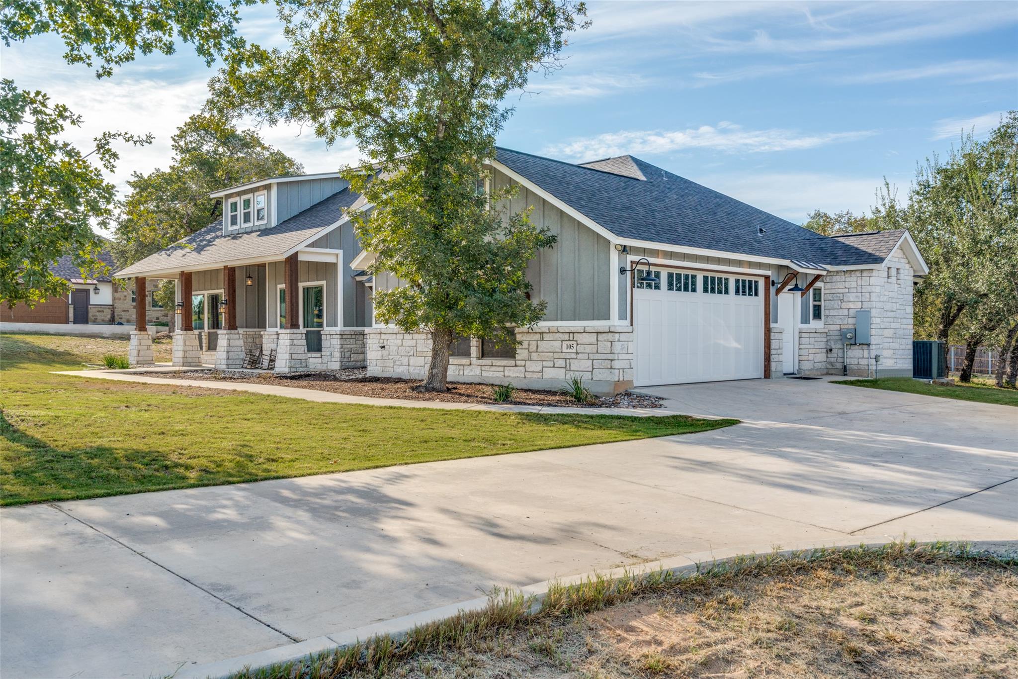 105 Calvary Dr, Adkins, TX 78101