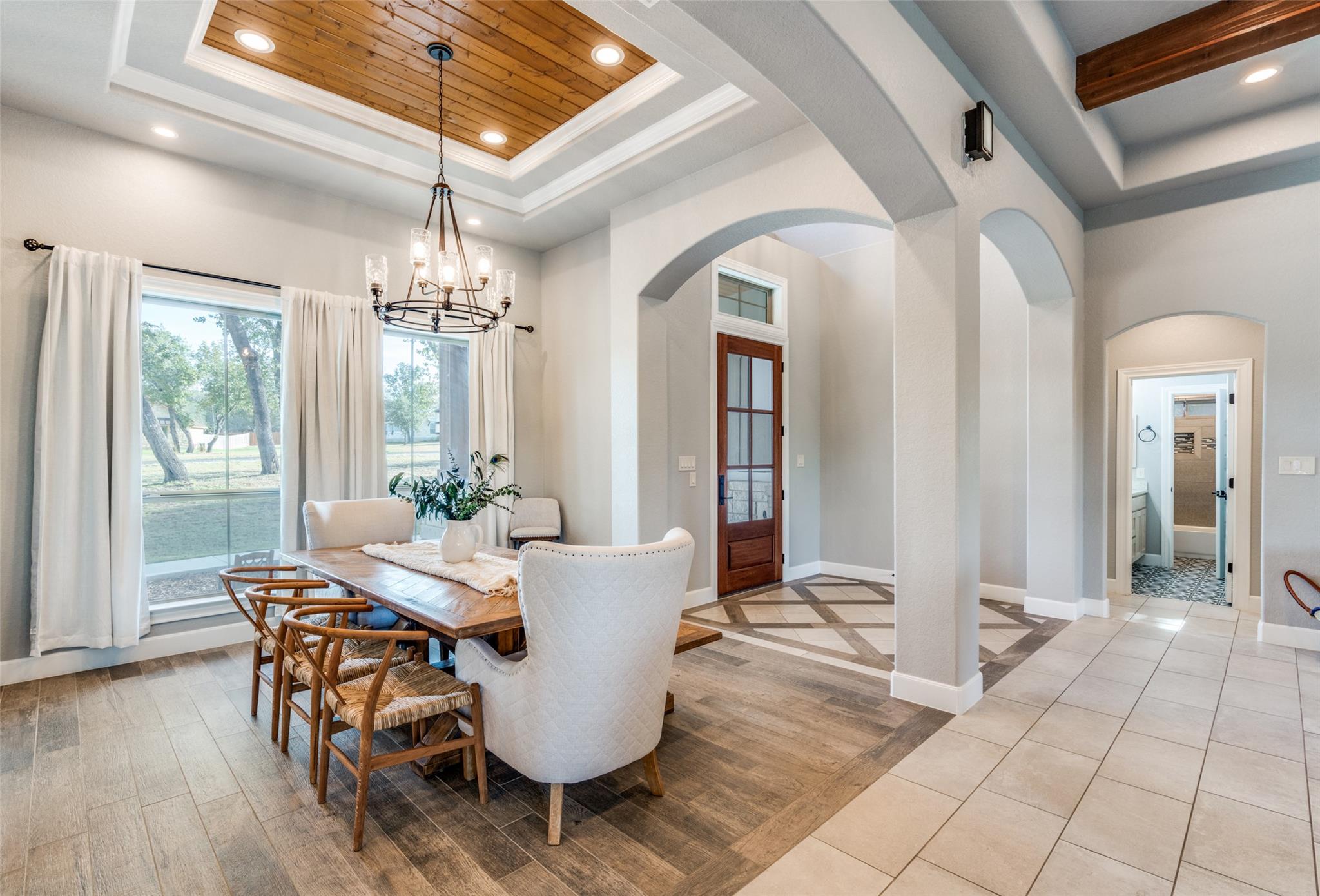 105 Calvary Dr, Adkins, TX 78101