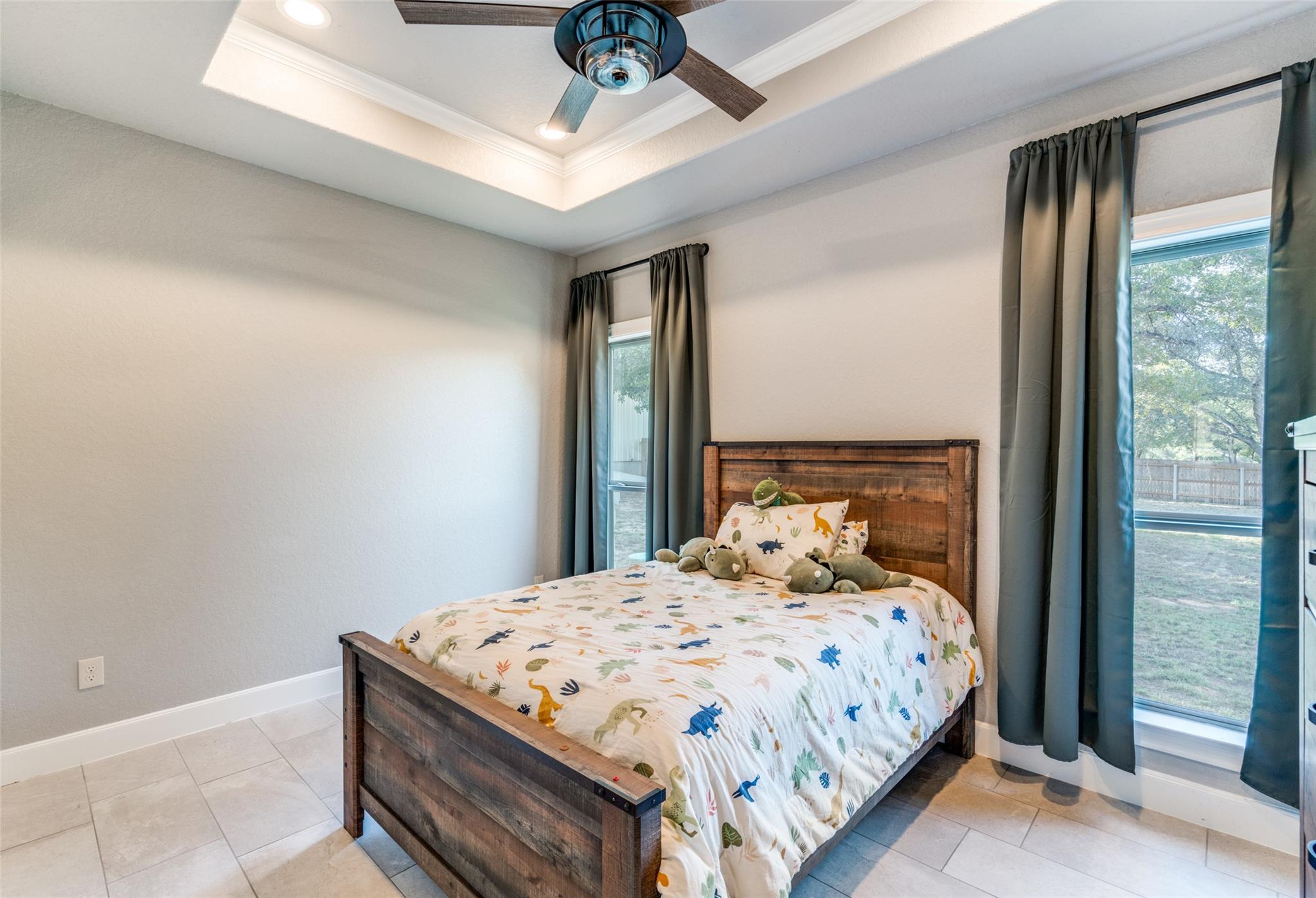 105 Calvary Dr, Adkins, TX 78101