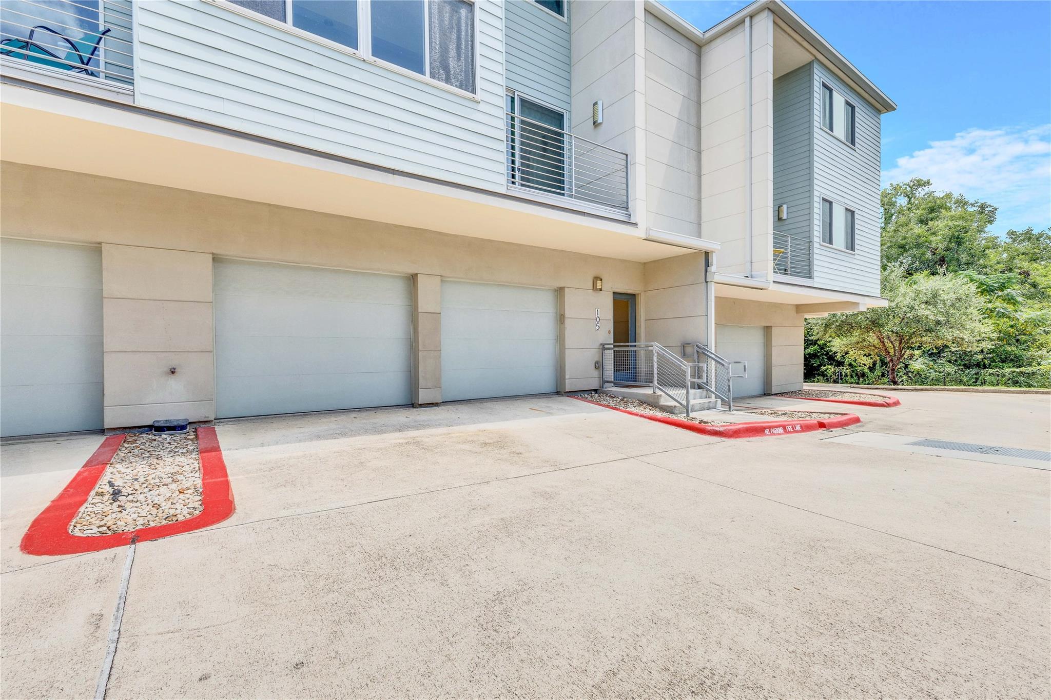 604 N Bluff Dr # 105, Austin, TX 78745