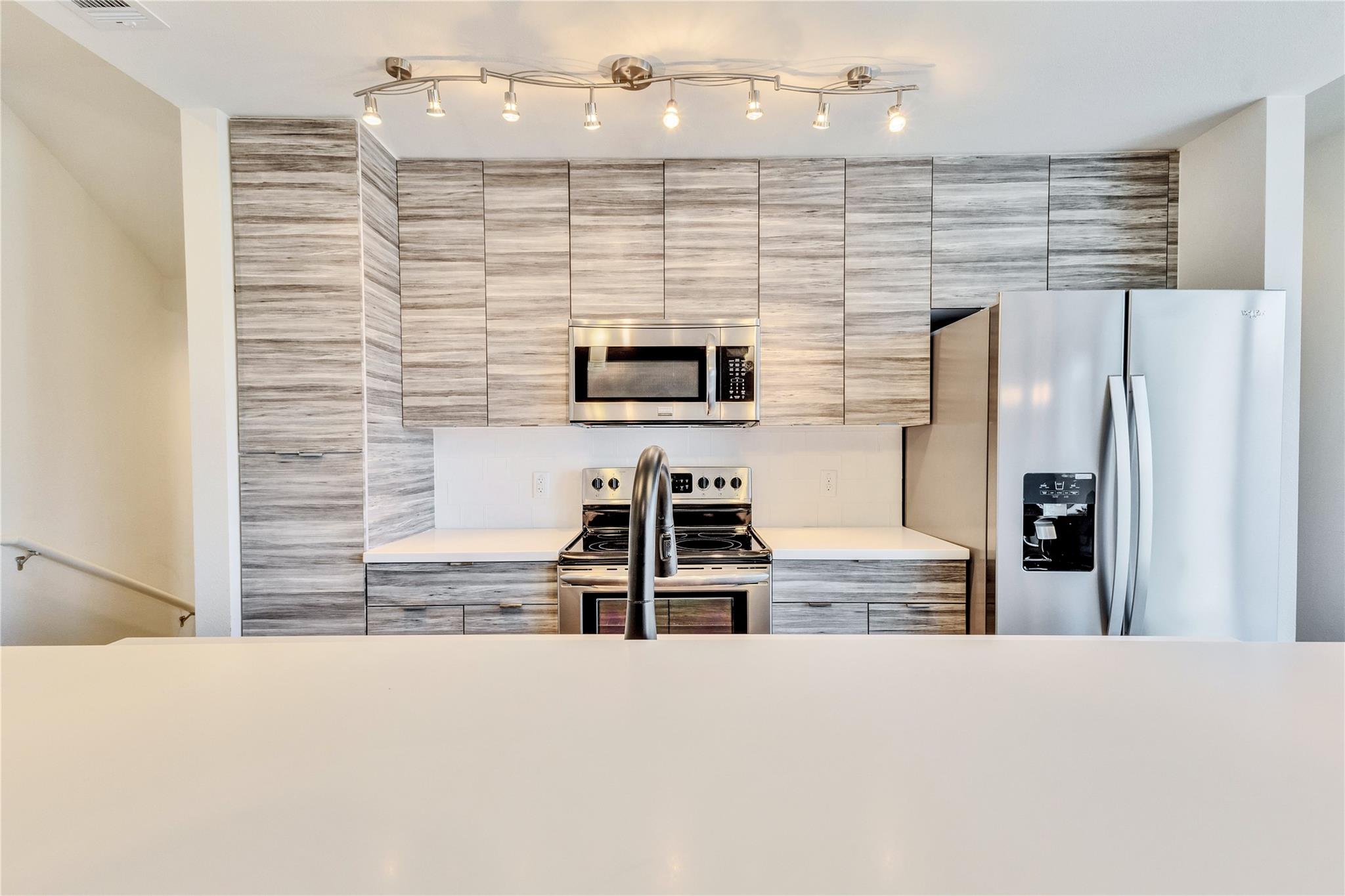 604 N Bluff Dr # 105, Austin, TX 78745