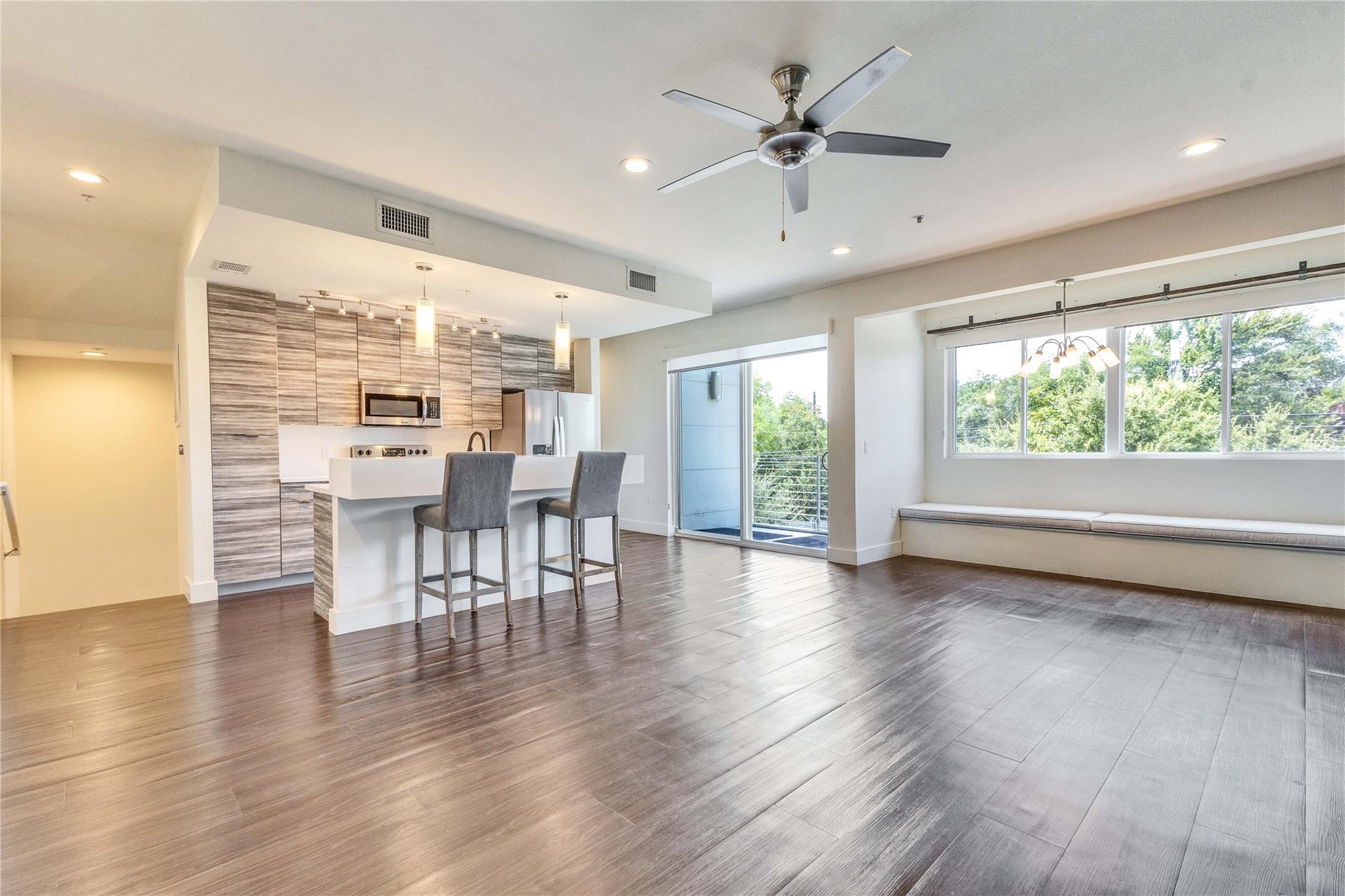 604 N Bluff Dr # 105, Austin, TX 78745