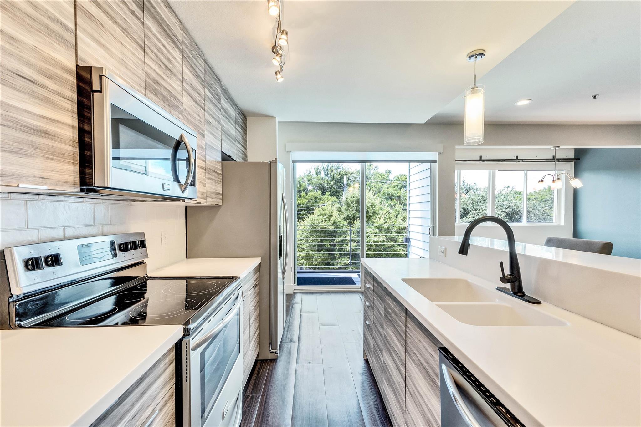 604 N Bluff Dr # 105, Austin, TX 78745