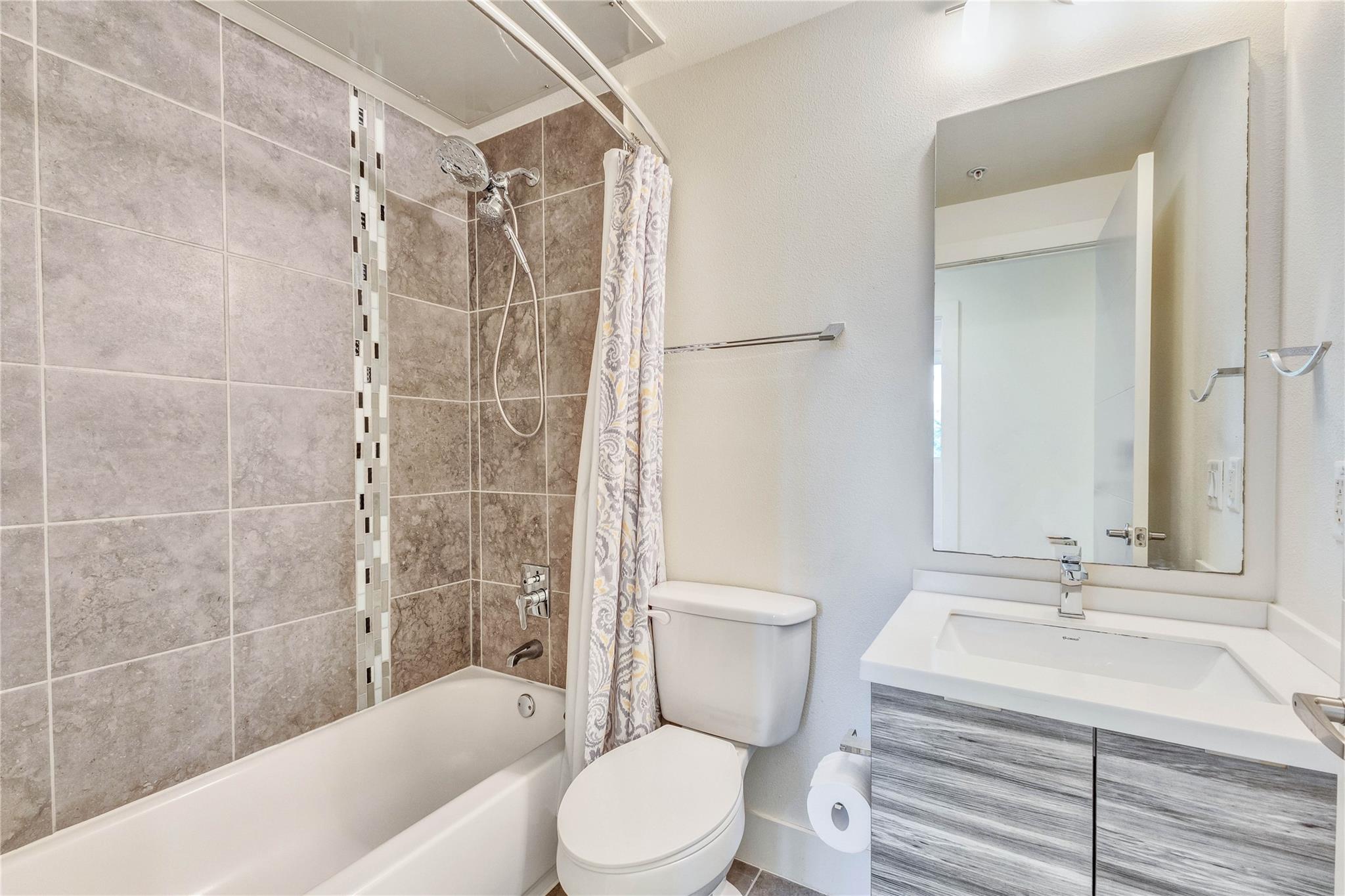 604 N Bluff Dr # 105, Austin, TX 78745