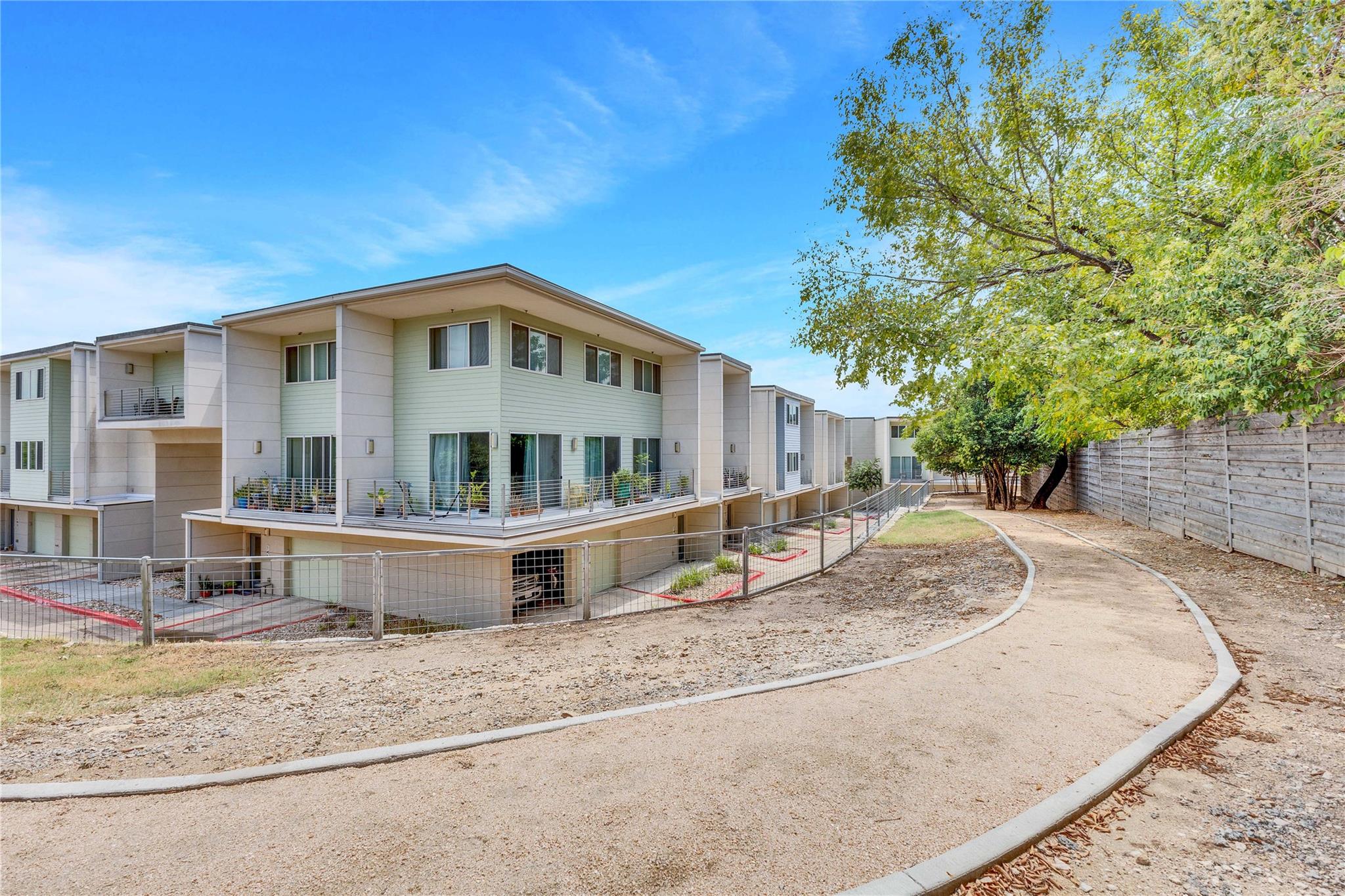 604 N Bluff Dr # 105, Austin, TX 78745