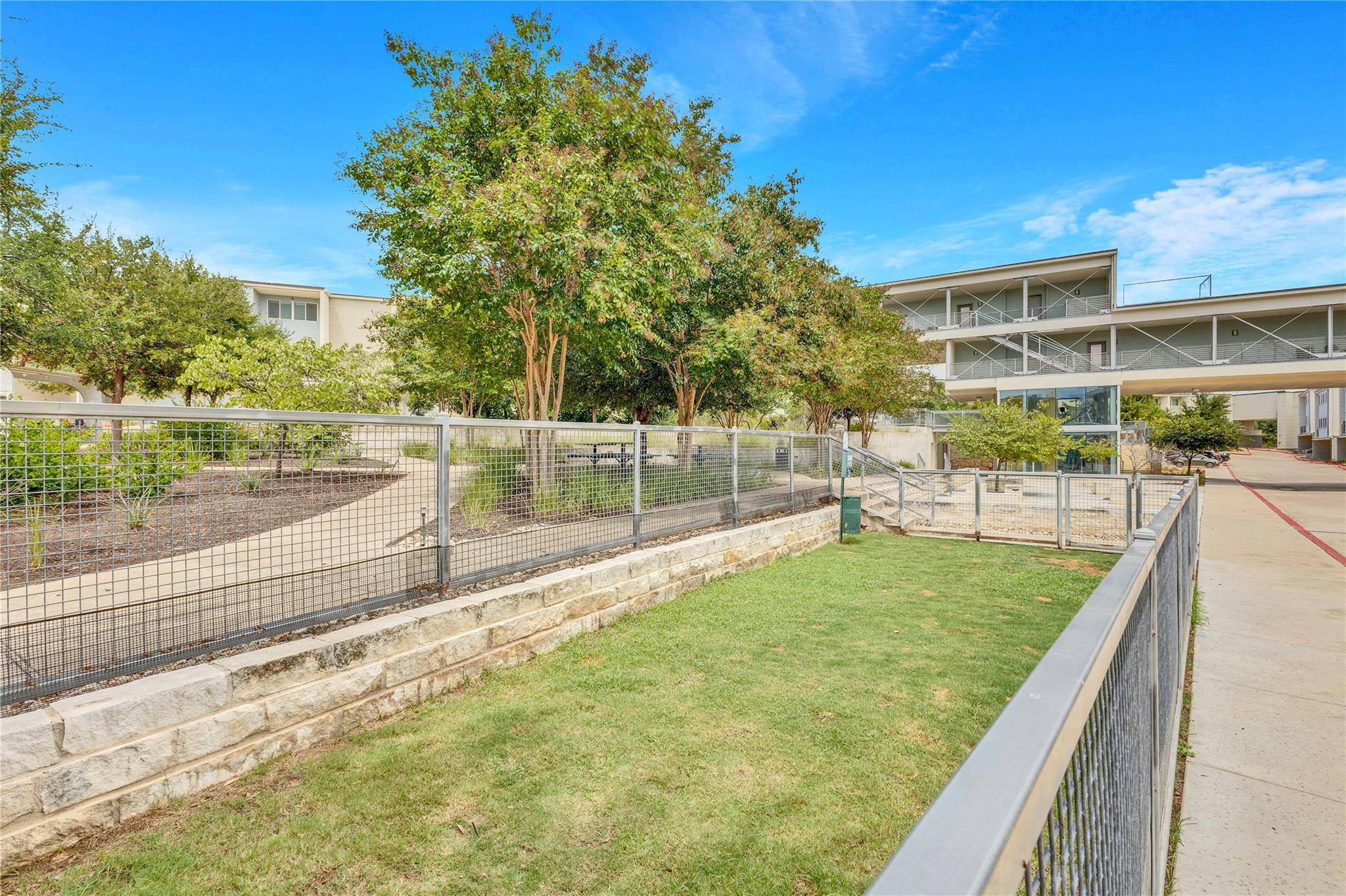 604 N Bluff Dr # 105, Austin, TX 78745