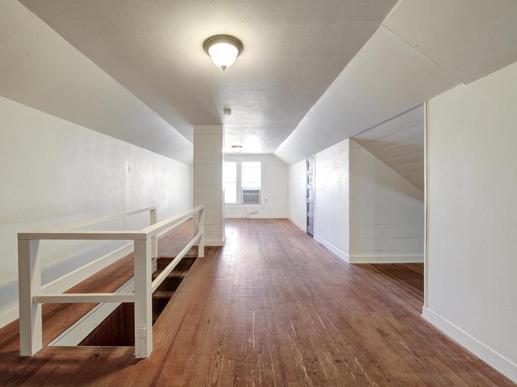 903 Shoal Cliff Ct, Austin, TX 78705