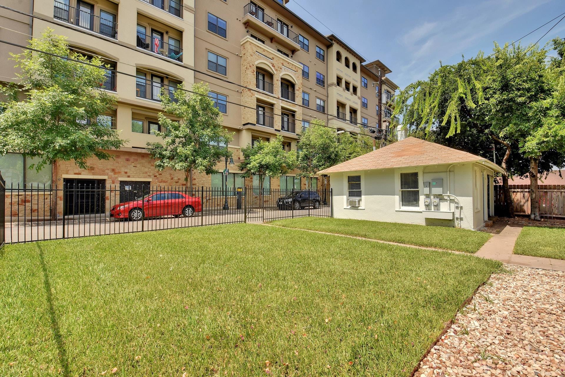 903 Shoal Cliff Ct, Austin, TX 78705