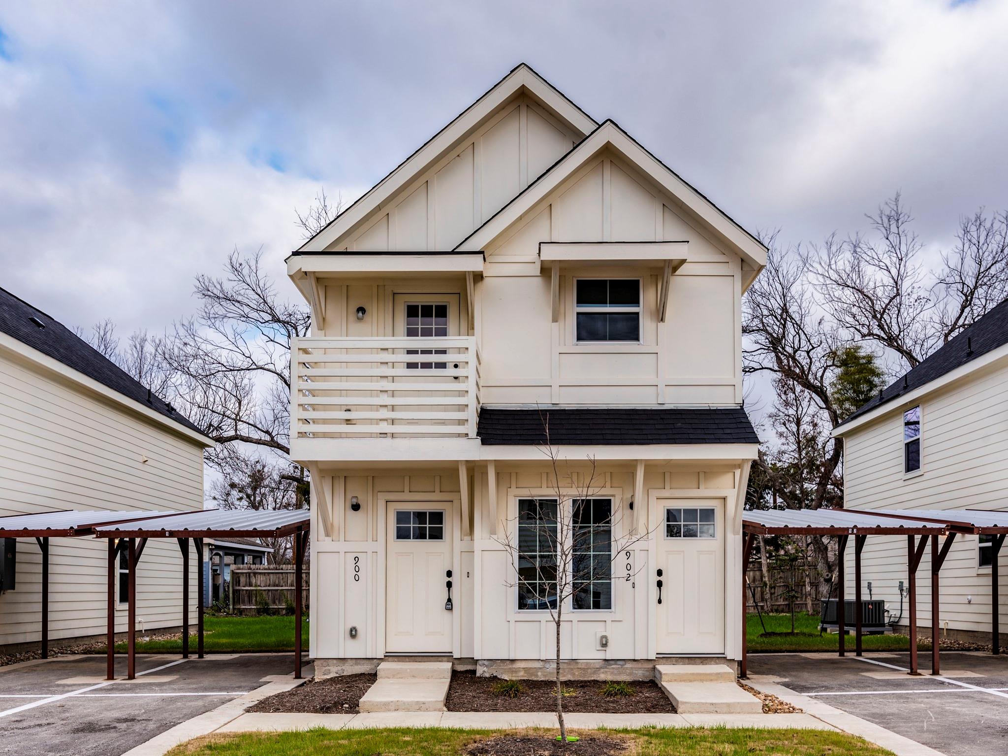 2002 W 2nd St # 902, Taylor, TX 76574