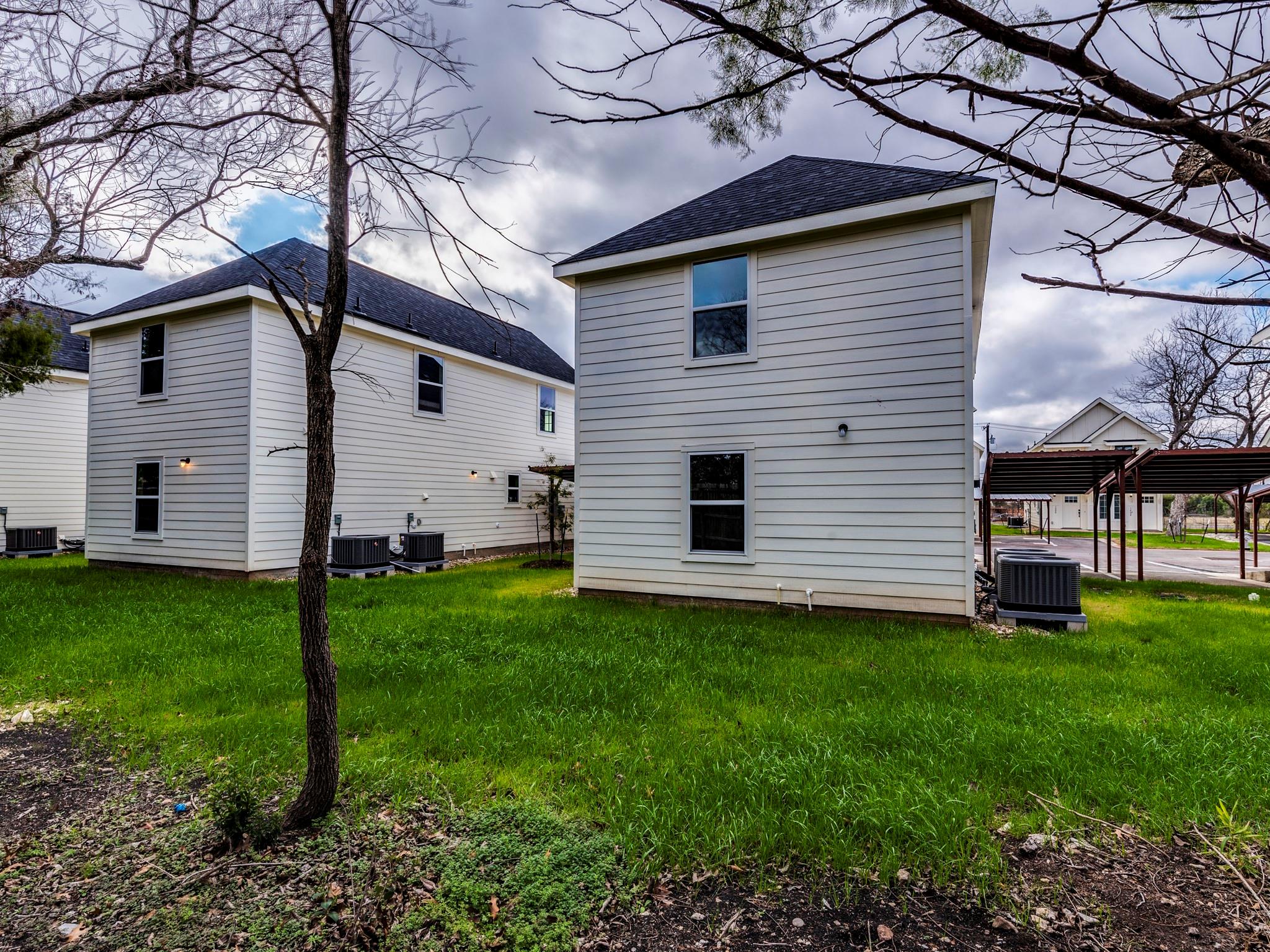 2002 W 2nd St # 902, Taylor, TX 76574