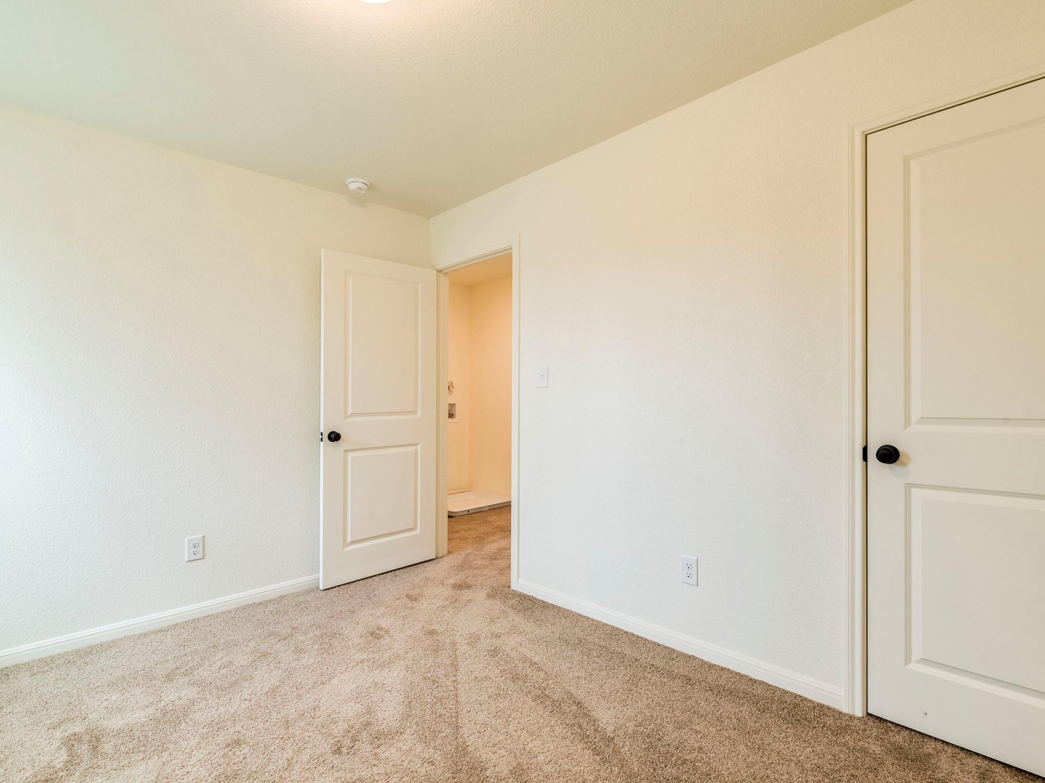 2002 W 2nd St # 902, Taylor, TX 76574