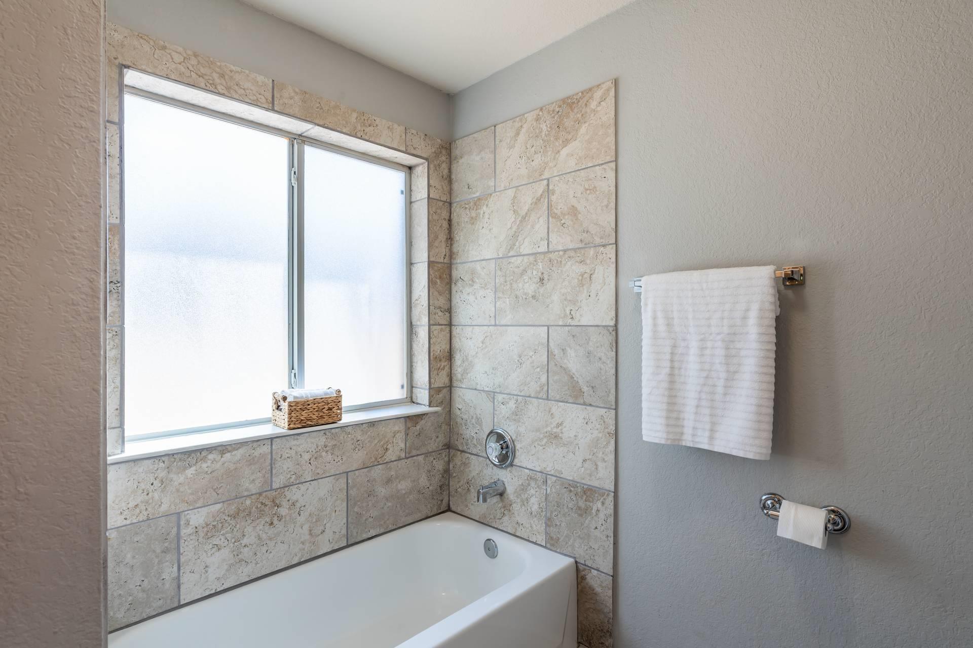 7704 Plateau Cv, Lago Vista, TX 78645