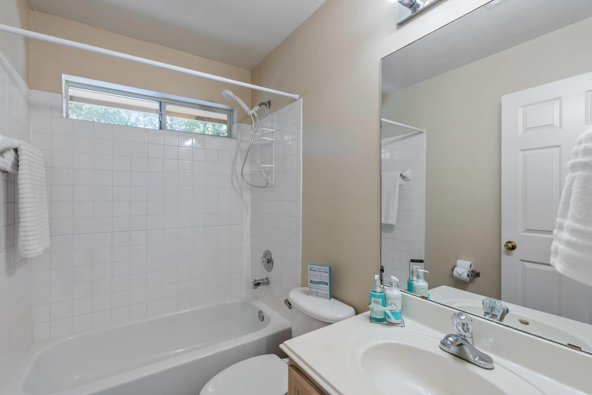 7704 Plateau Cv, Lago Vista, TX 78645