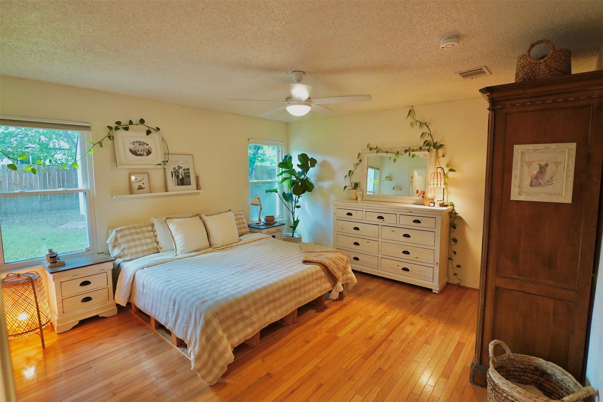 2106 Bluebonnet Dr, Round Rock, TX 78664