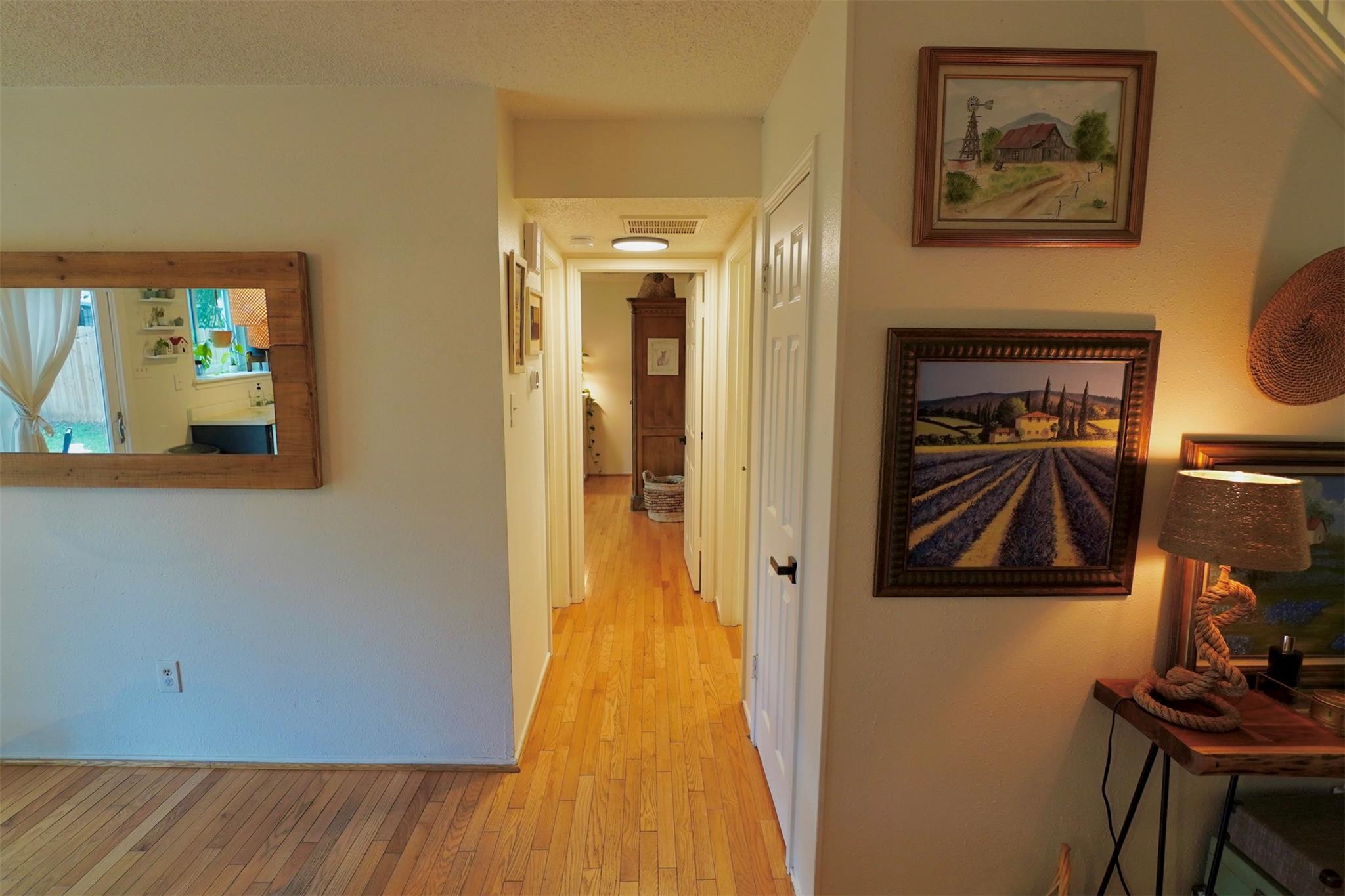 2106 Bluebonnet Dr, Round Rock, TX 78664