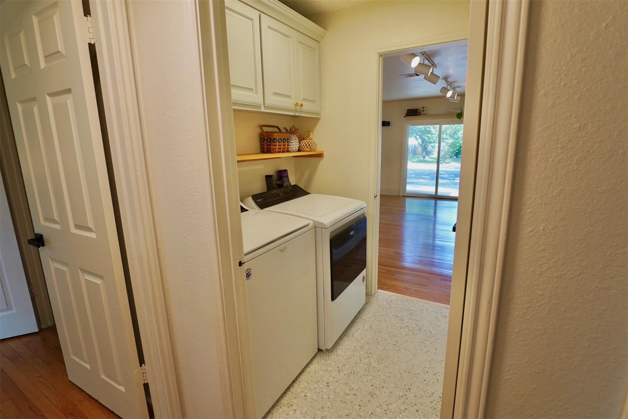 2106 Bluebonnet Dr, Round Rock, TX 78664