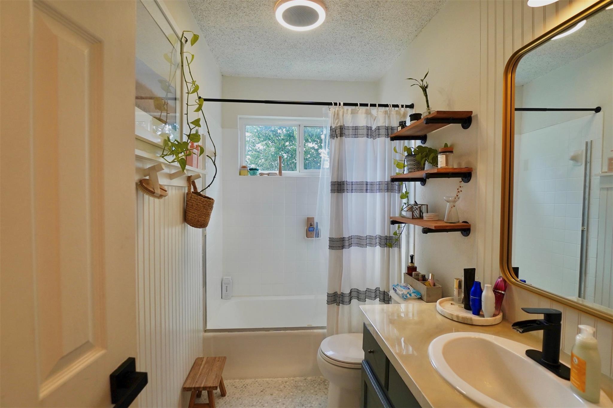 2106 Bluebonnet Dr, Round Rock, TX 78664