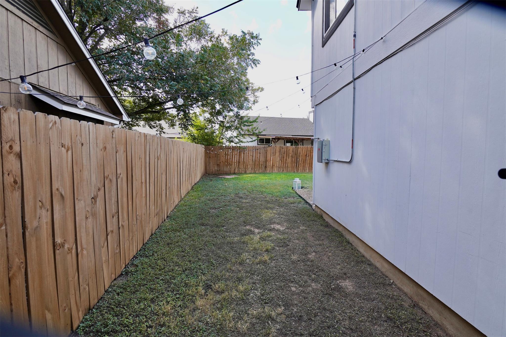 2106 Bluebonnet Dr, Round Rock, TX 78664