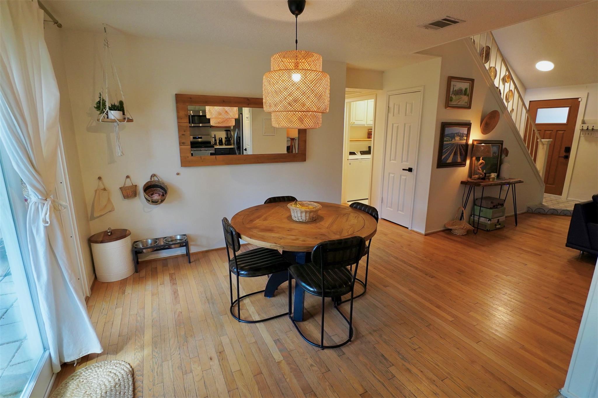 2106 Bluebonnet Dr, Round Rock, TX 78664