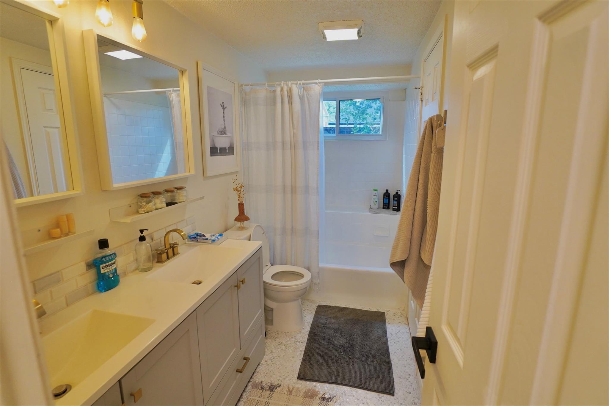 2106 Bluebonnet Dr, Round Rock, TX 78664