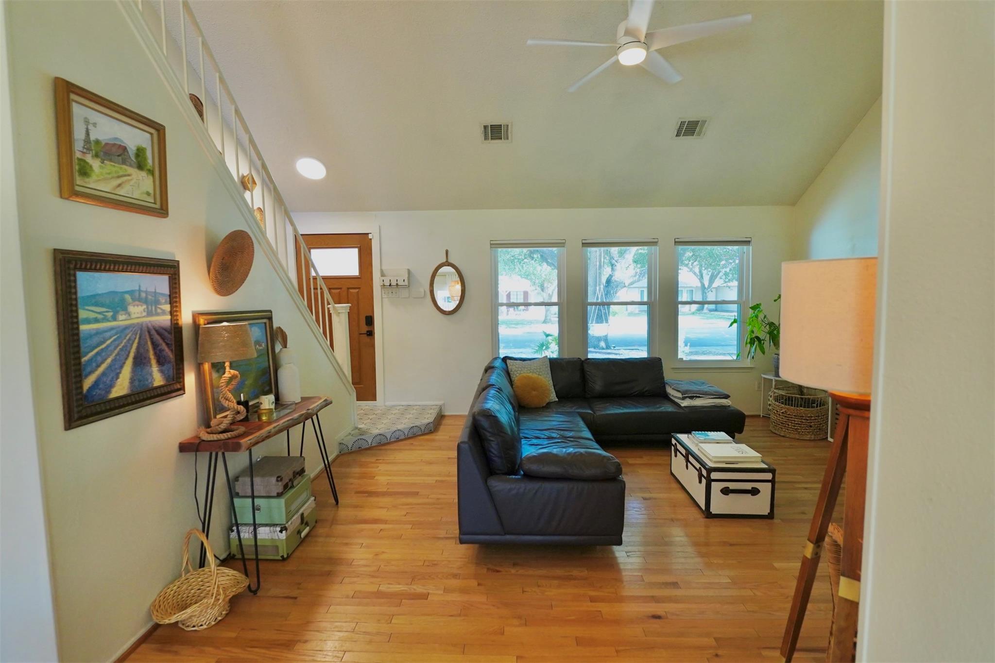 2106 Bluebonnet Dr, Round Rock, TX 78664