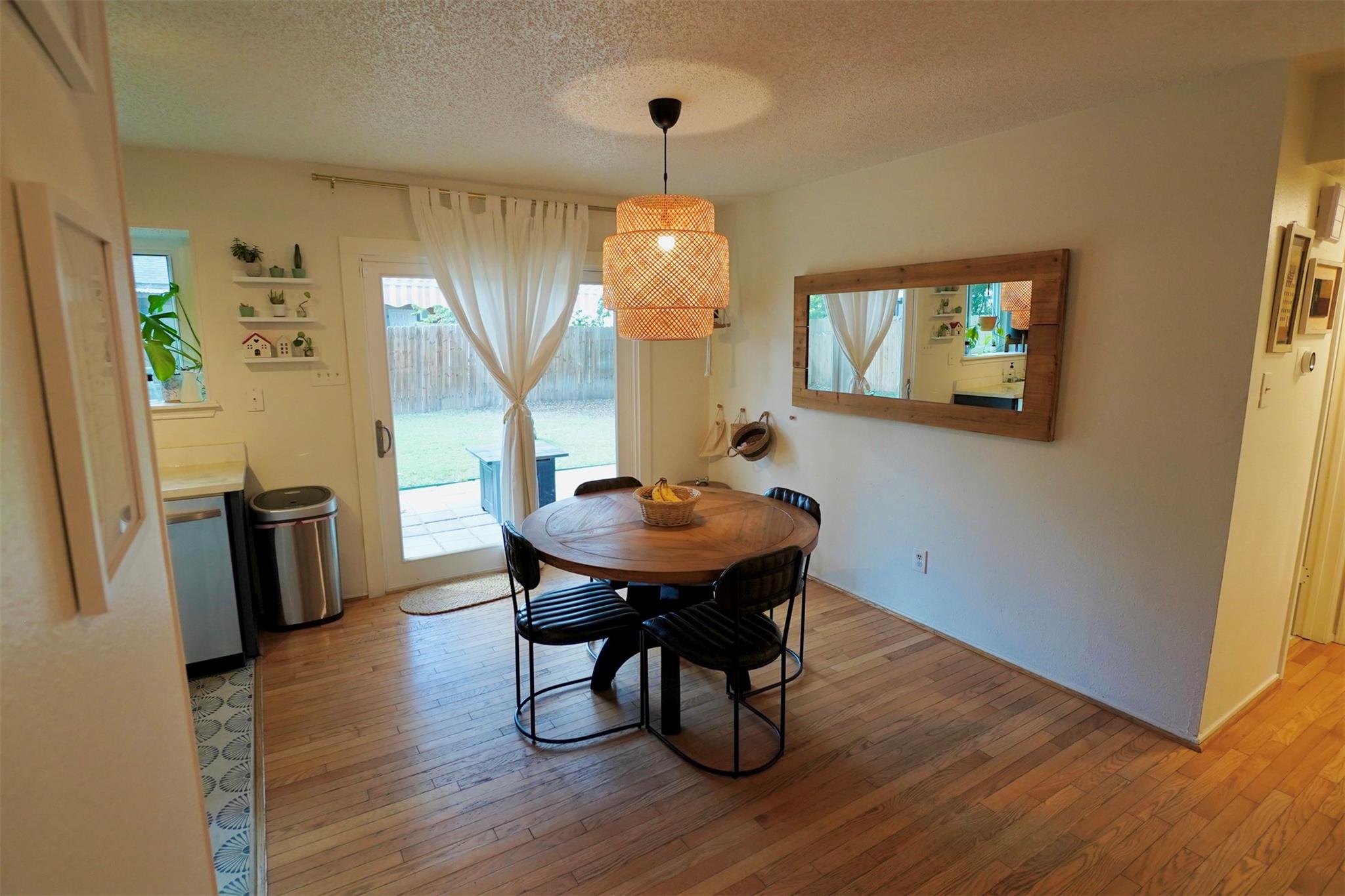 2106 Bluebonnet Dr, Round Rock, TX 78664