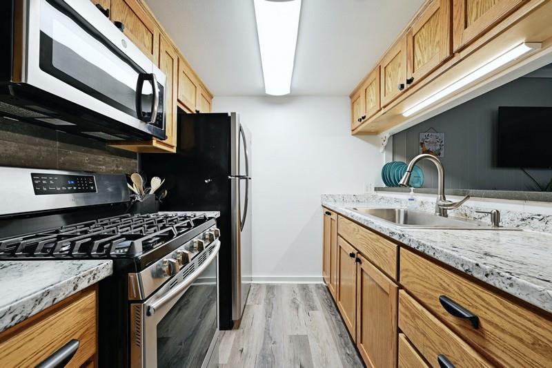 711 Eberhart Ln # 202, Austin, TX 78745