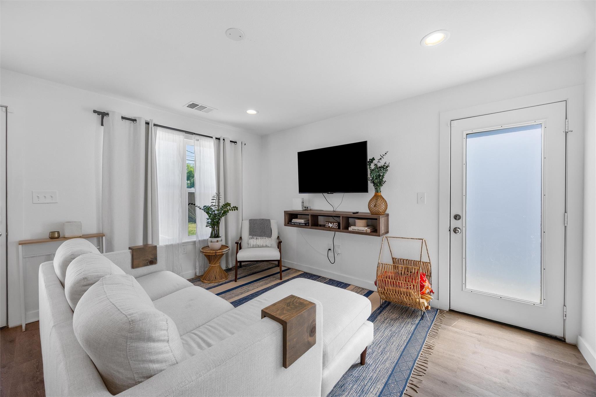 6306 Arnold Dr # 1, Austin, TX 78723