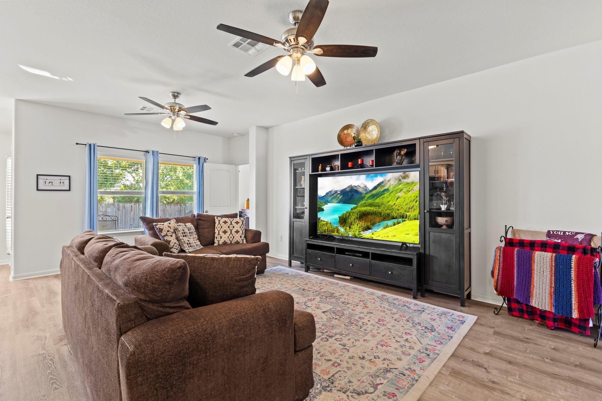 109 Wilson Ct, Hutto, TX 78634