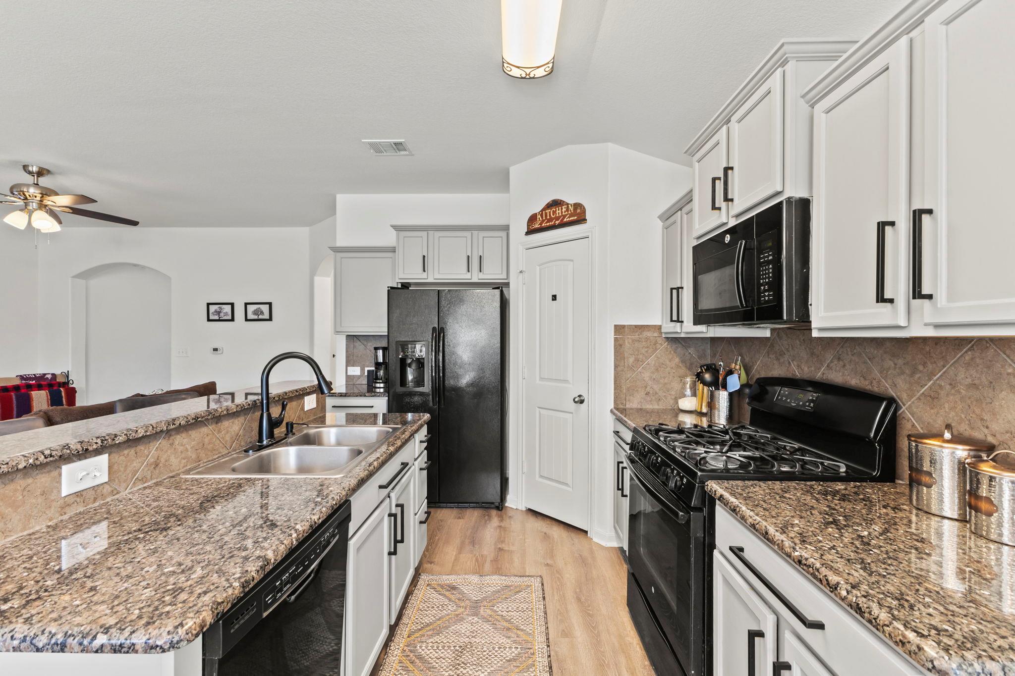 109 Wilson Ct, Hutto, TX 78634