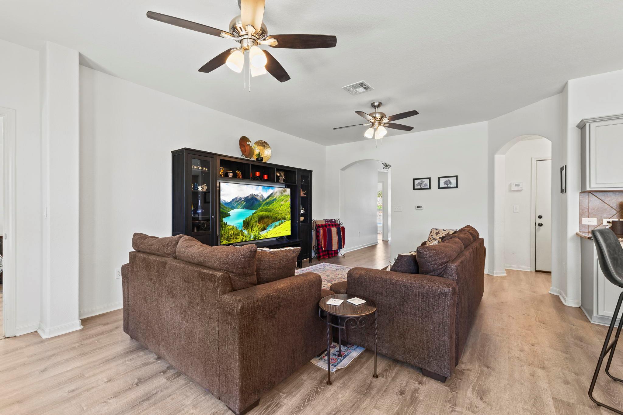 109 Wilson Ct, Hutto, TX 78634