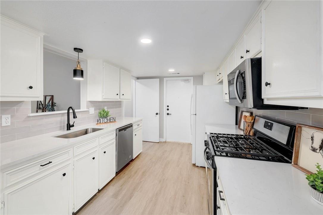 707 Newcastle Ln, Leander, TX 78641