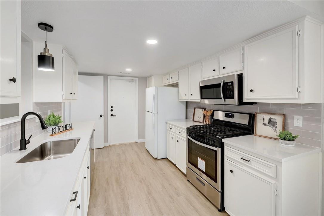 707 Newcastle Ln, Leander, TX 78641