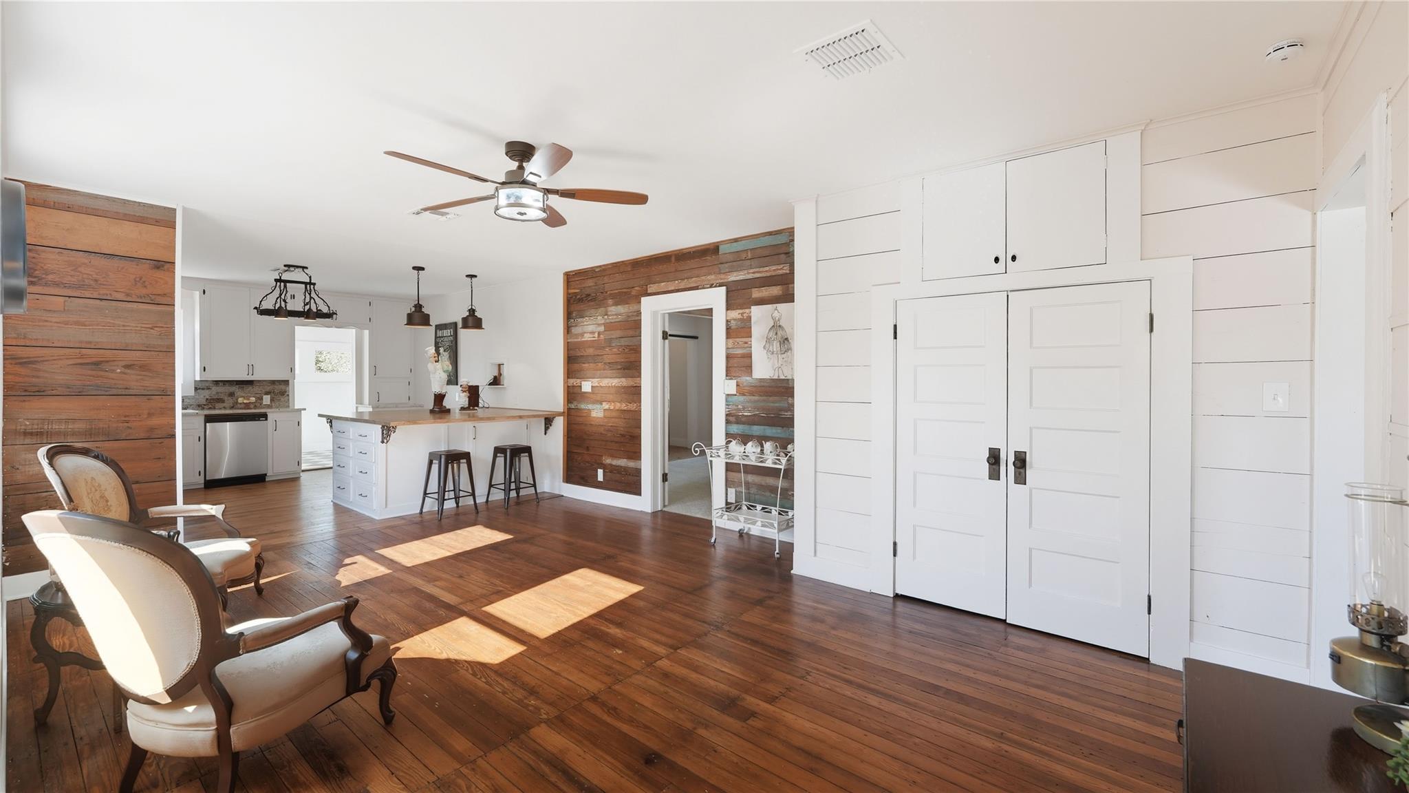 611 Qualls St, Gonzales, TX 78629