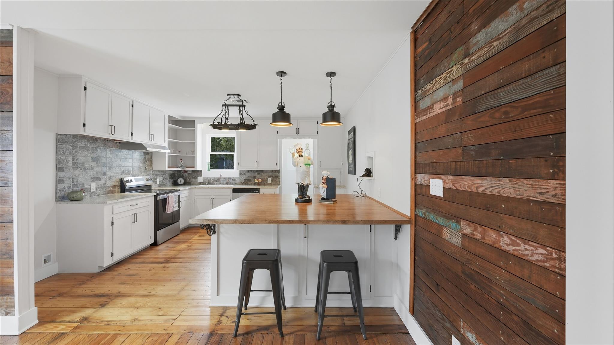 611 Qualls St, Gonzales, TX 78629