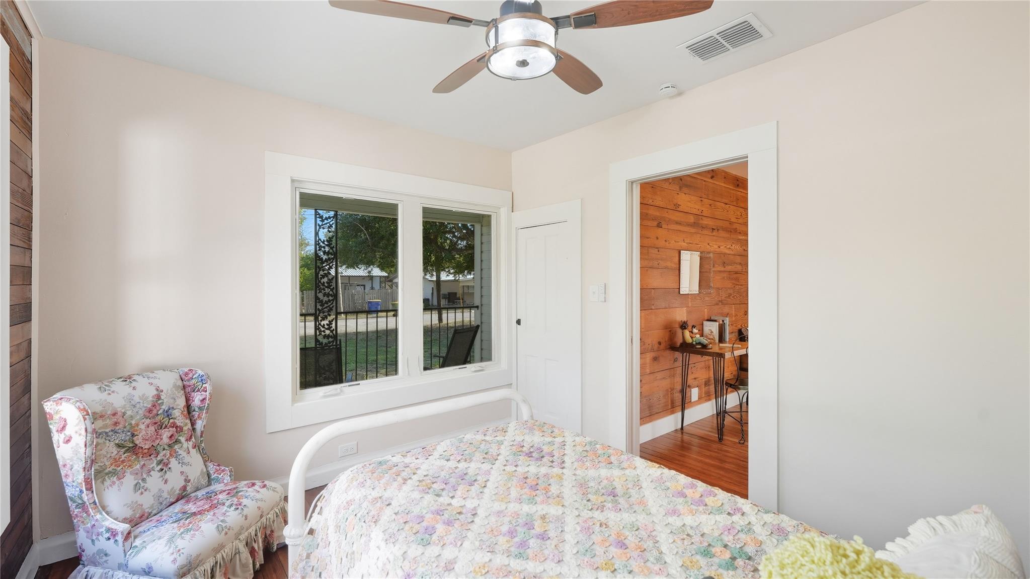 611 Qualls St, Gonzales, TX 78629