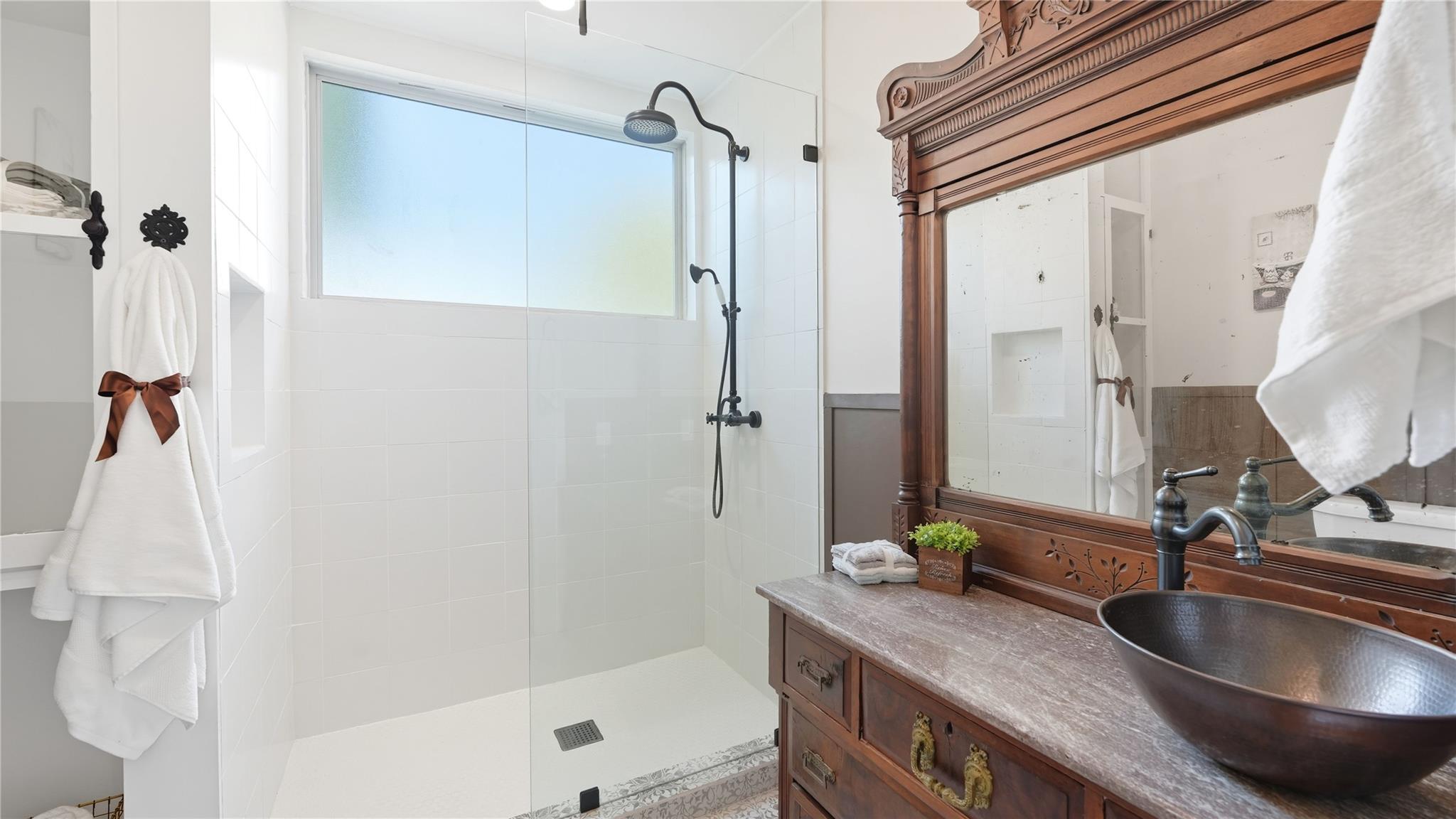 611 Qualls St, Gonzales, TX 78629