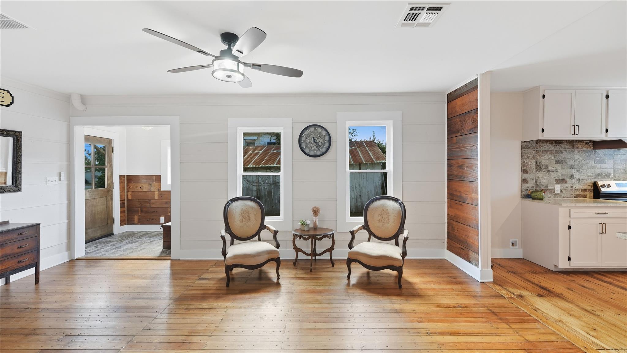 611 Qualls St, Gonzales, TX 78629