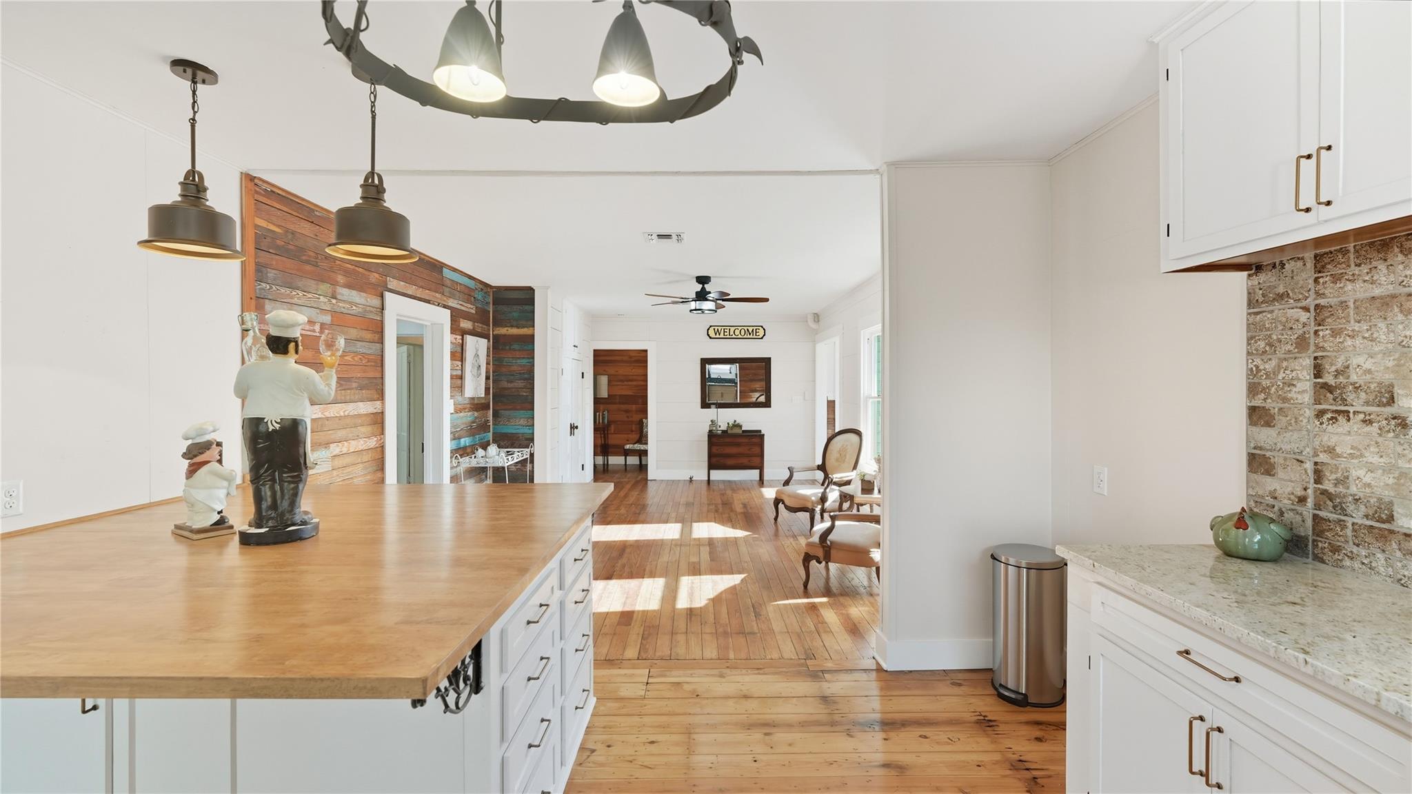 611 Qualls St, Gonzales, TX 78629