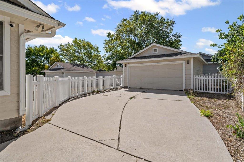 212 Morrell, Kyle, TX 78640