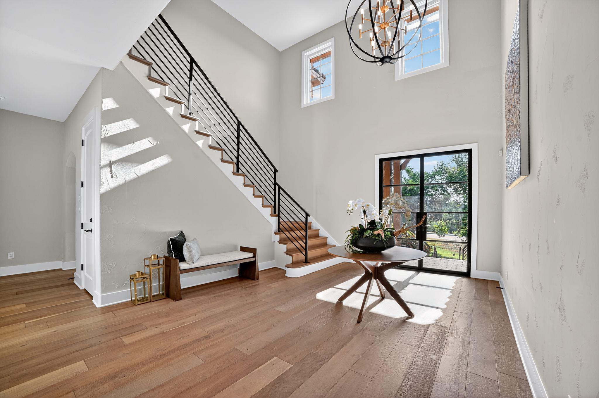 8700 Calera Dr, Austin, TX 78735