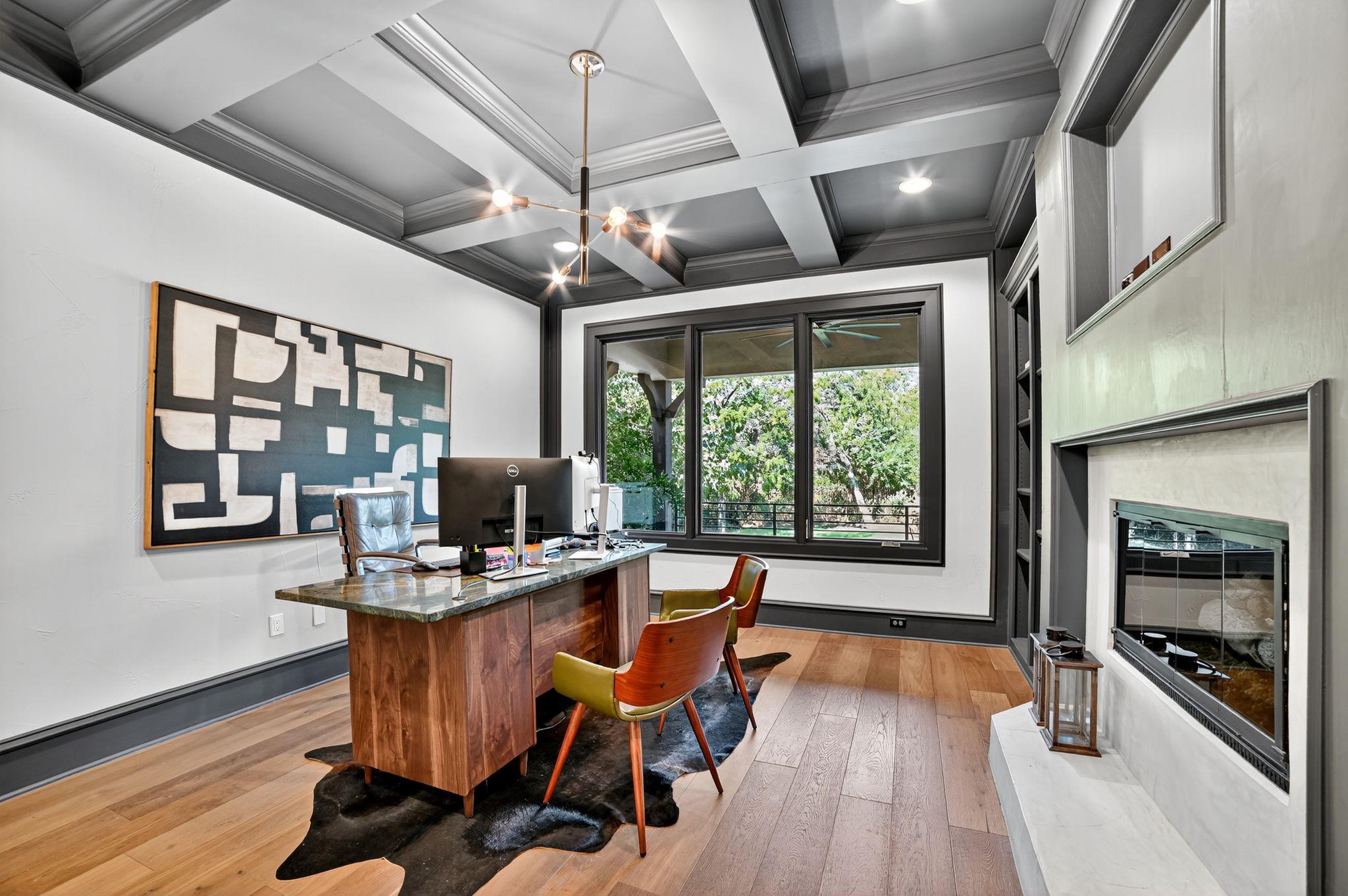 8700 Calera Dr, Austin, TX 78735