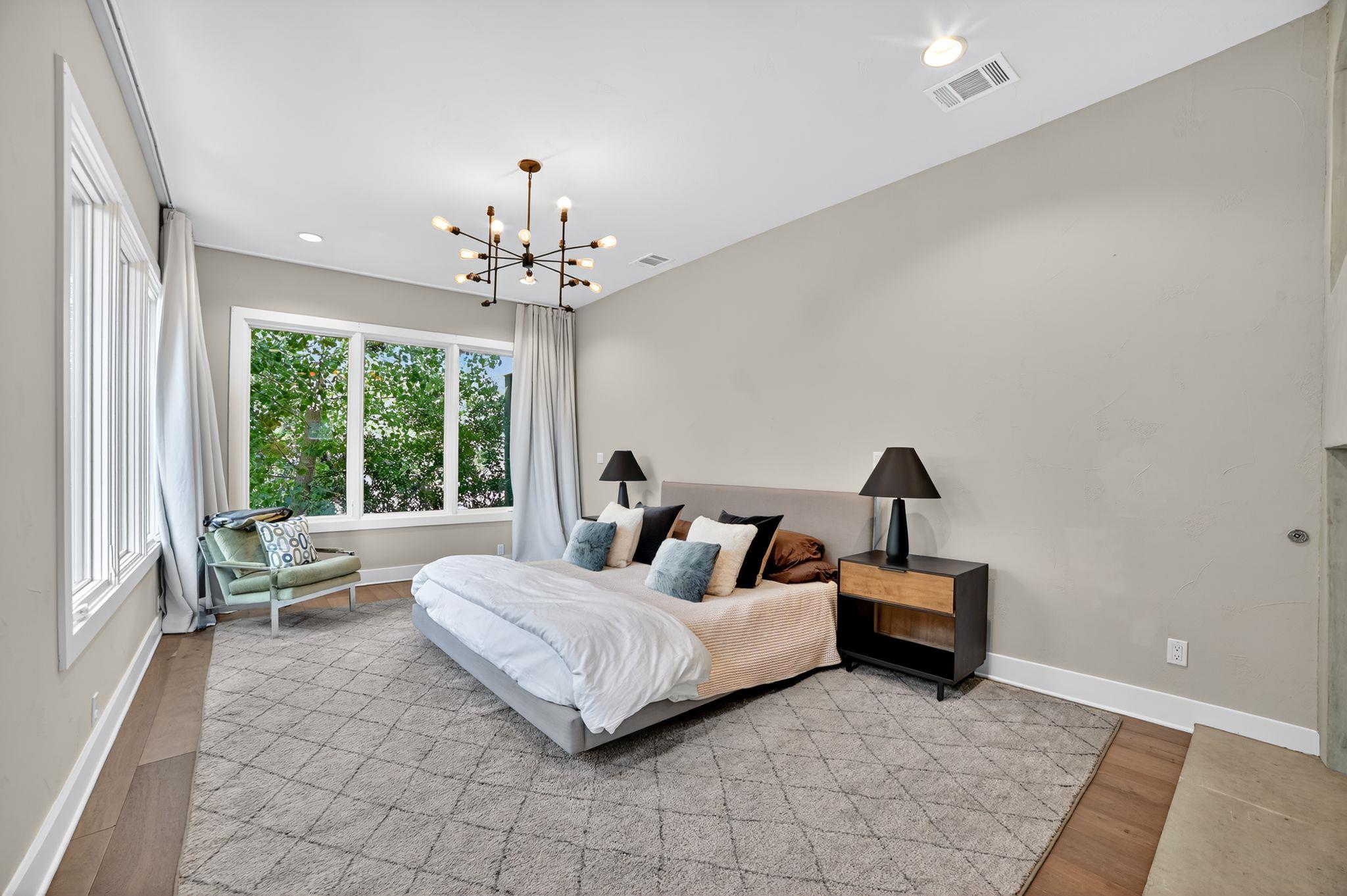 8700 Calera Dr, Austin, TX 78735